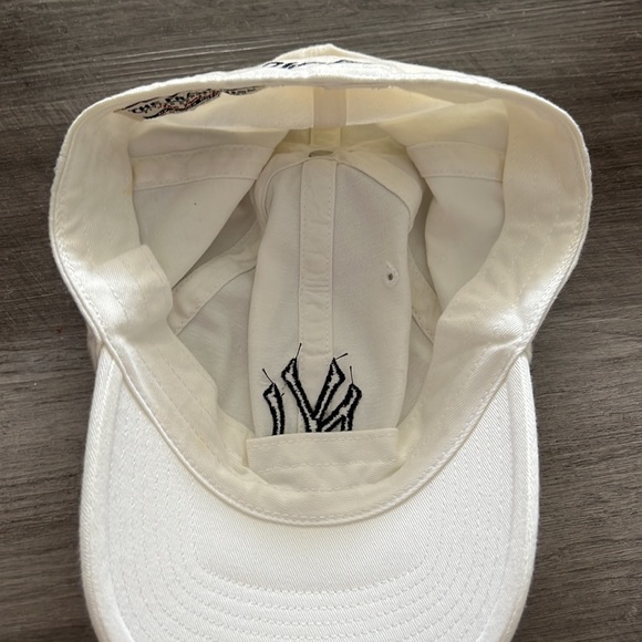Yankees cap - Picture 2 of 3
